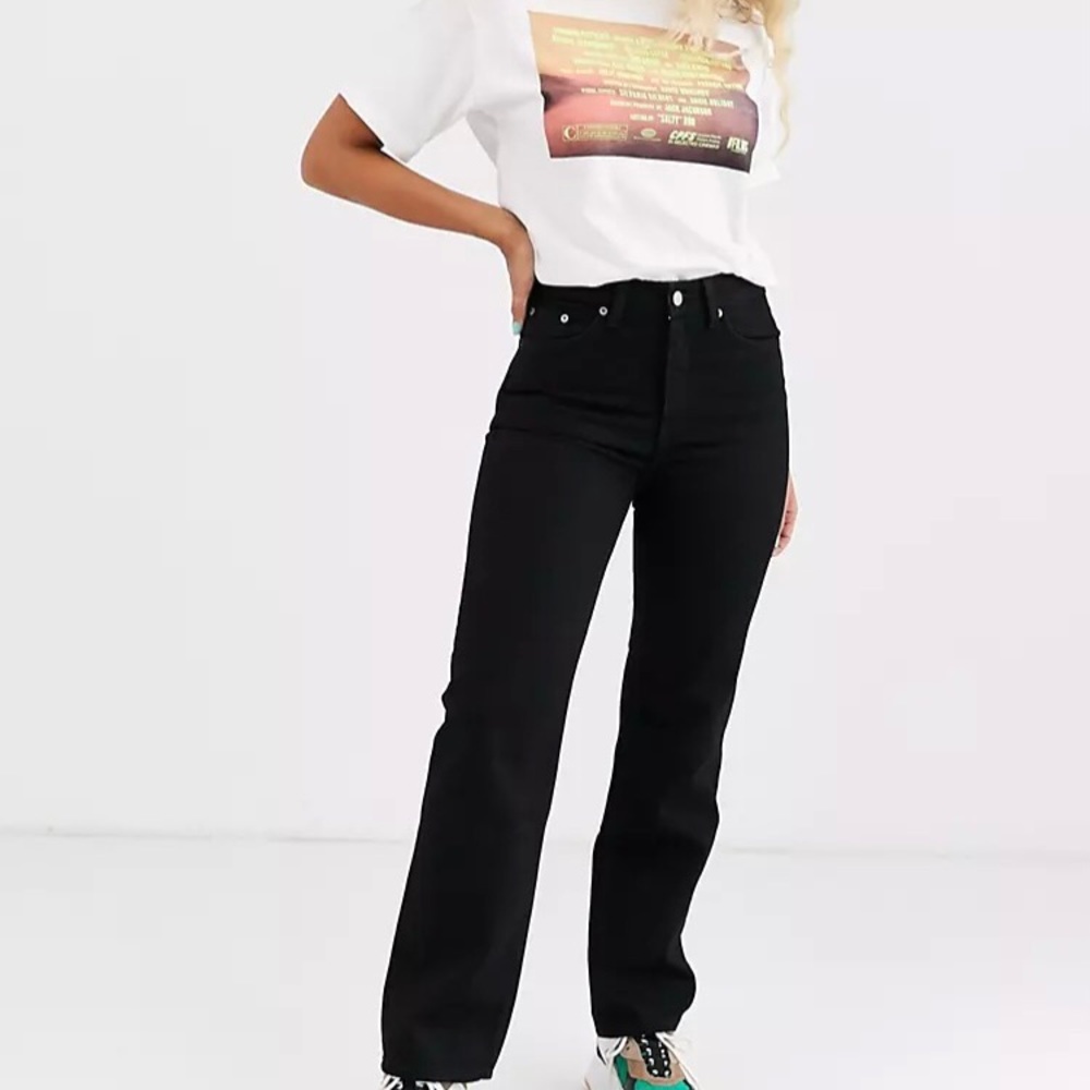 Weekday Voyage organic cotton straight leg jean in black size 32/32
